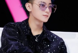 一条动态戳穿了赵丽颖的真实处境黄晓明当初的锐评一点都没错赵丽颖怒怼粉丝反涨粉